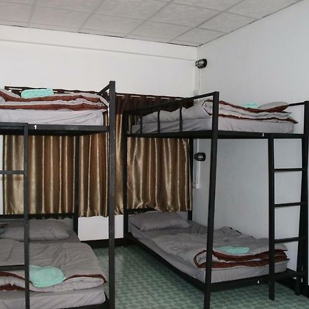 Family Home 2 Chiangmai (Adults Only)チエンマイ エクステリア 写真