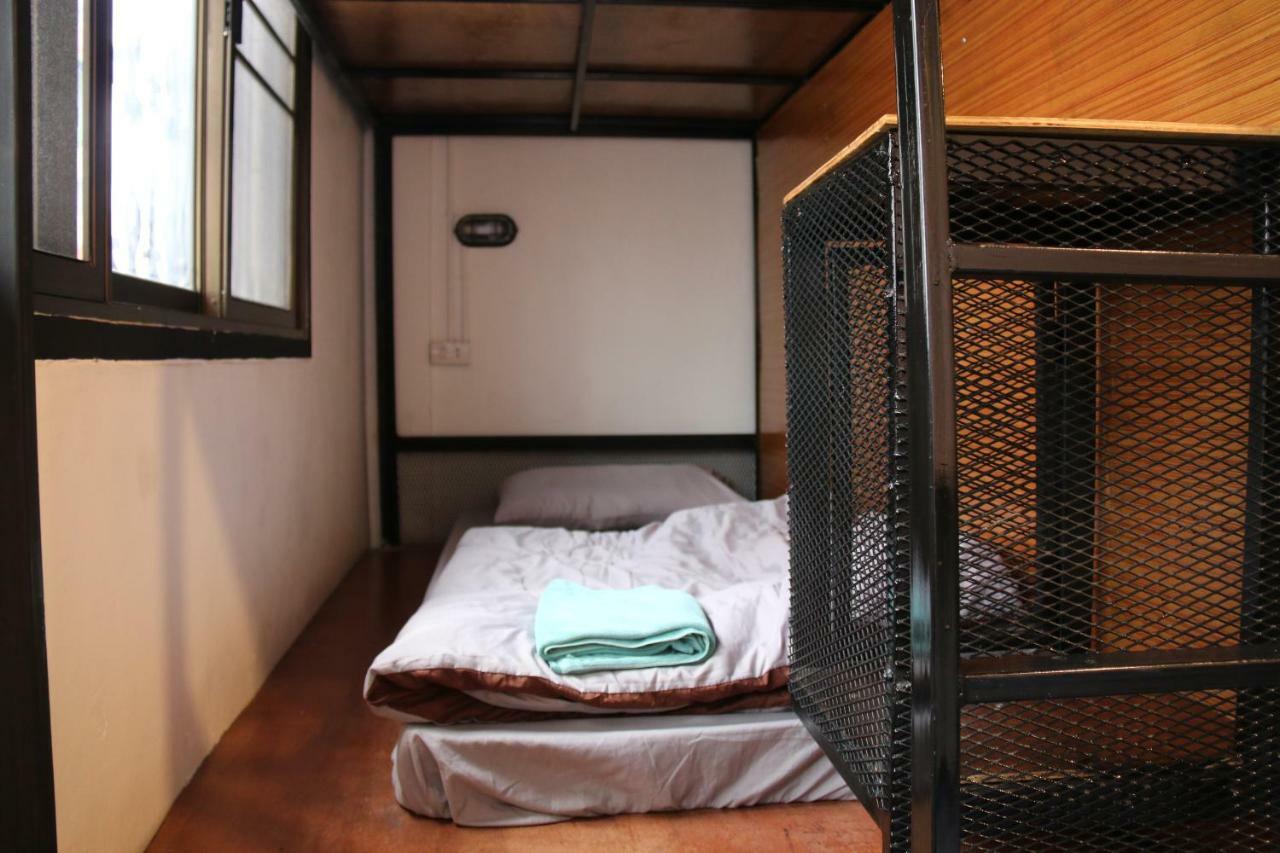 Family Home 2 Chiangmai (Adults Only)チエンマイ エクステリア 写真